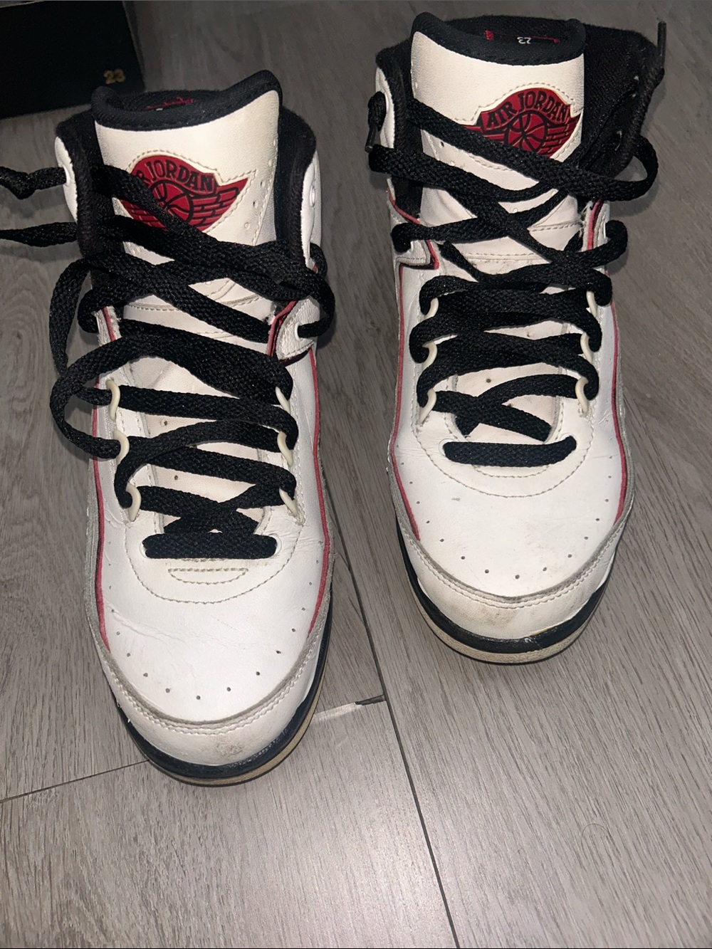 Air Jordan 2 White/Red/Black – Vintage Pair